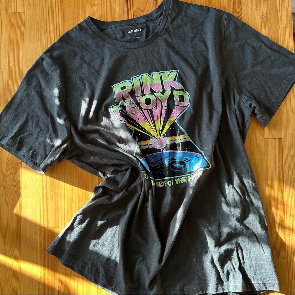 NWOT Old Navy Pink Floyd Graphic Band Tee
